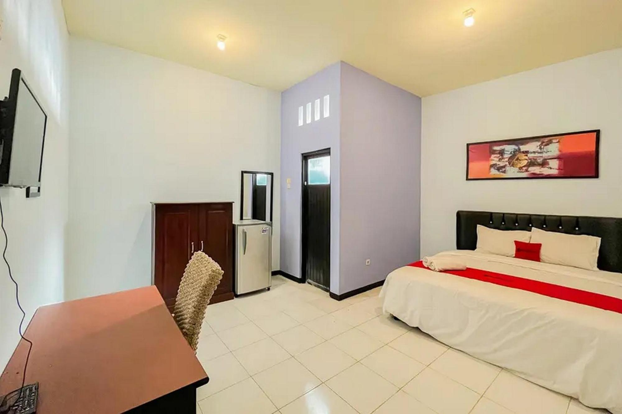 Reddoorz Syariah Near Rsud Tuban Hotel Tuban  Exterior photo